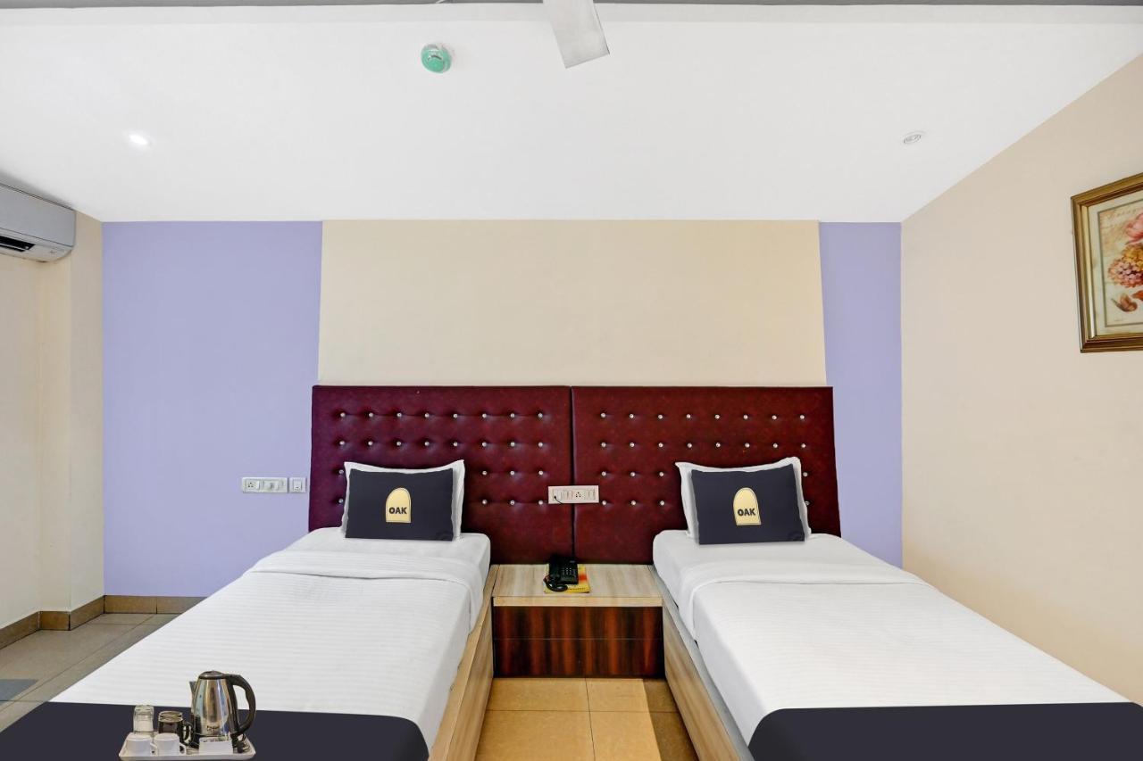 Townhouse Oak Pentagon Residency Hotel Бхубанешвар Екстериор снимка