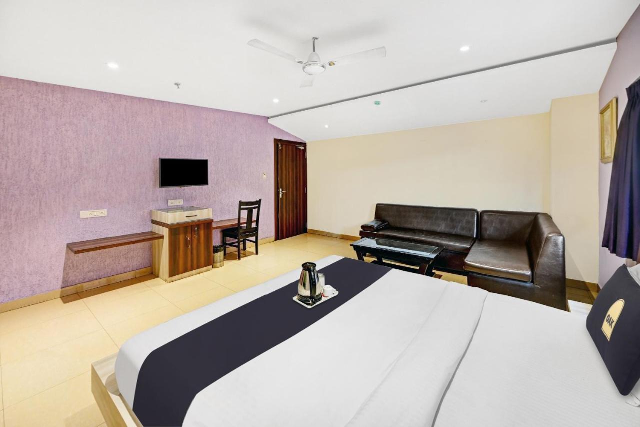 Townhouse Oak Pentagon Residency Hotel Бхубанешвар Екстериор снимка