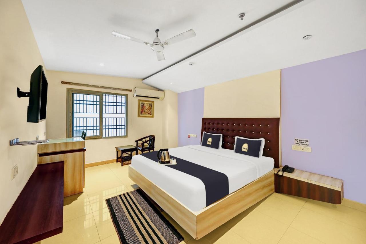 Townhouse Oak Pentagon Residency Hotel Бхубанешвар Екстериор снимка