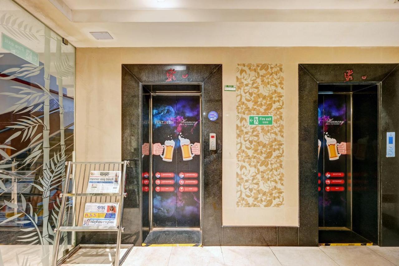Townhouse Oak Pentagon Residency Hotel Бхубанешвар Екстериор снимка